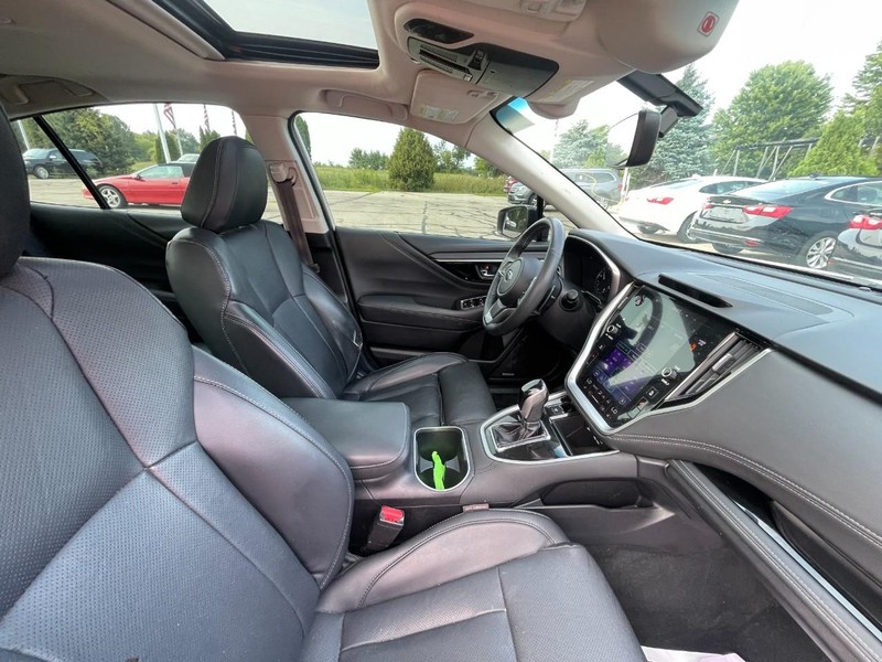 Subaru Legacy Vehicle Image 04