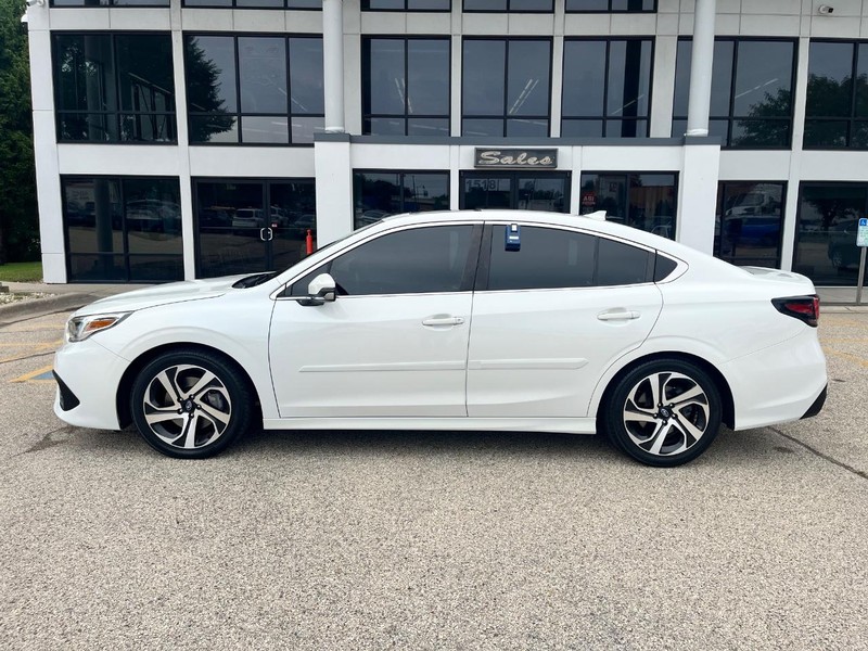 Subaru Legacy Vehicle Image 08