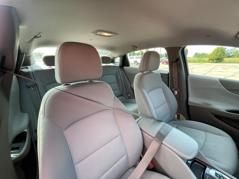 Chevrolet Malibu Vehicle Image 04