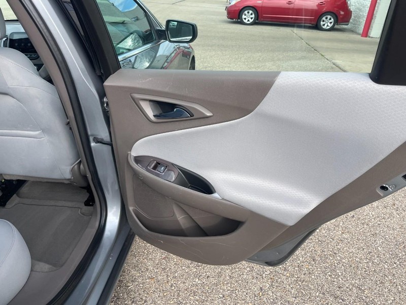 Chevrolet Malibu Vehicle Image 14