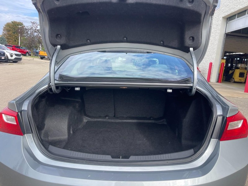 Chevrolet Malibu Vehicle Image 15