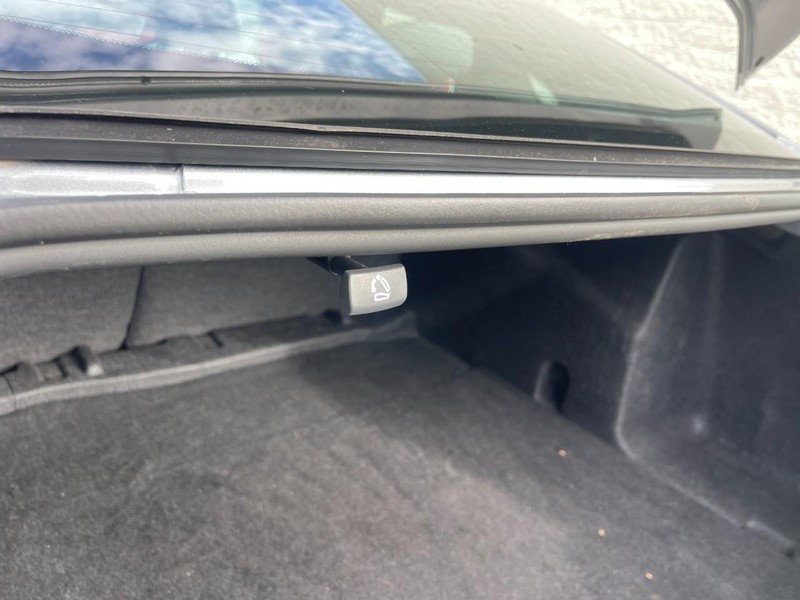 Chevrolet Malibu Vehicle Image 16
