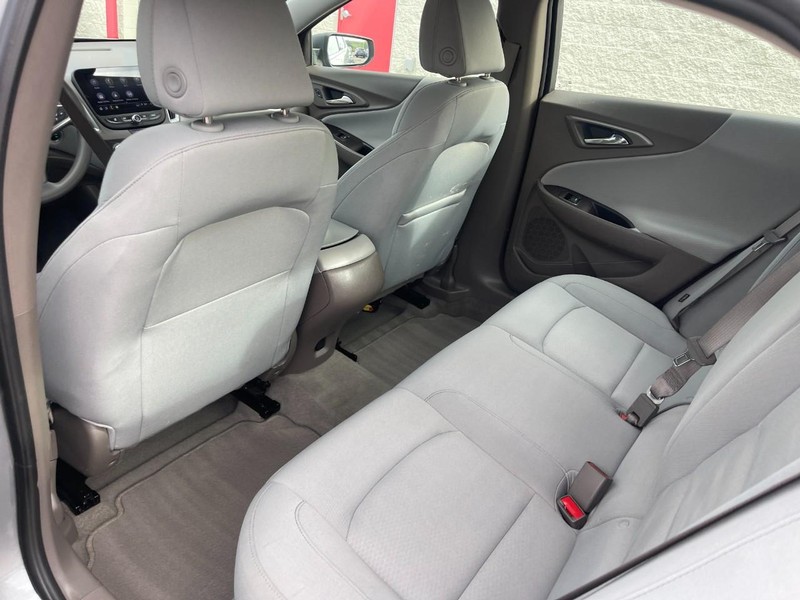 Chevrolet Malibu Vehicle Image 17