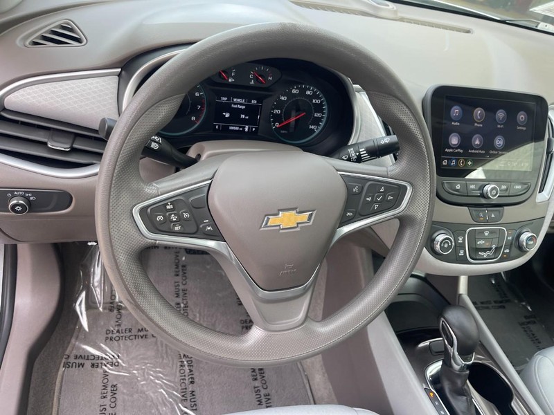 Chevrolet Malibu Vehicle Image 22
