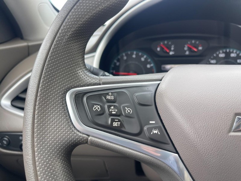 Chevrolet Malibu Vehicle Image 23