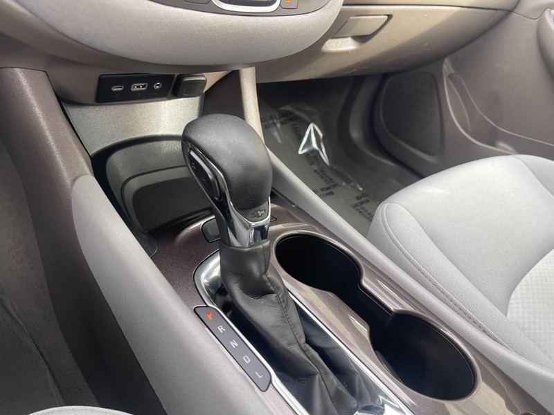 Chevrolet Malibu Vehicle Image 30