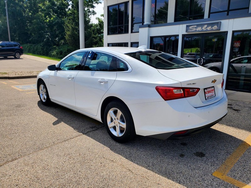 Chevrolet Malibu Vehicle Image 07