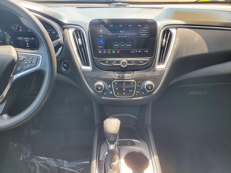 Chevrolet Malibu Vehicle Image 10