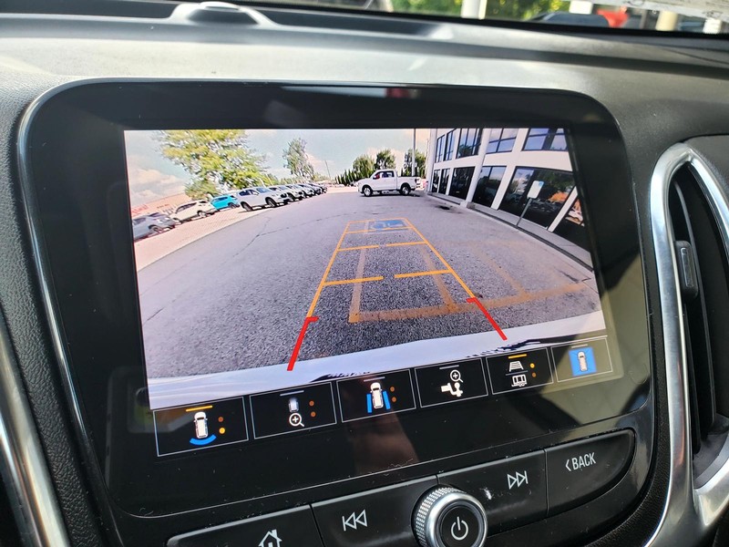 Chevrolet Equinox Vehicle Image 11