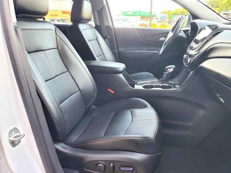 Chevrolet Equinox Vehicle Image 14