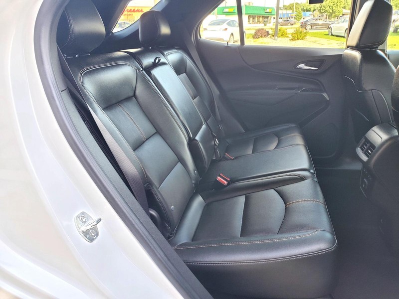 Chevrolet Equinox Vehicle Image 15