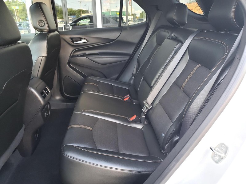 Chevrolet Equinox Vehicle Image 16