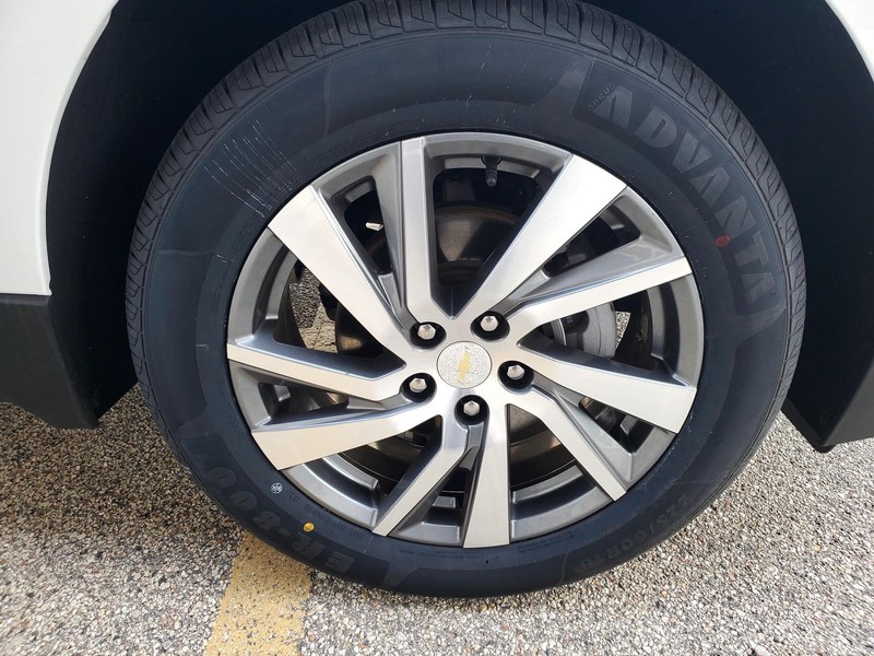 Chevrolet Equinox Vehicle Image 18
