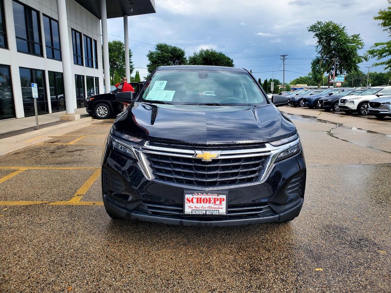 Chevrolet Equinox Vehicle Image 02