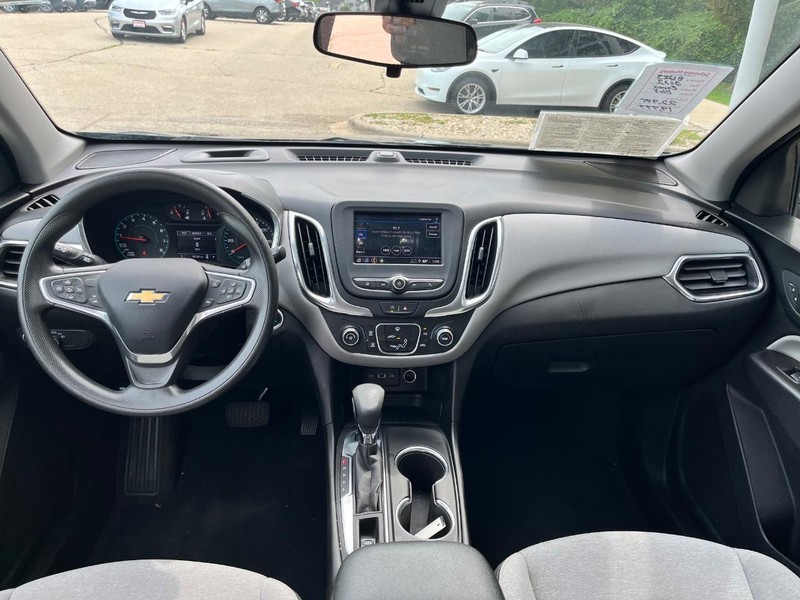 Chevrolet Equinox Vehicle Image 08