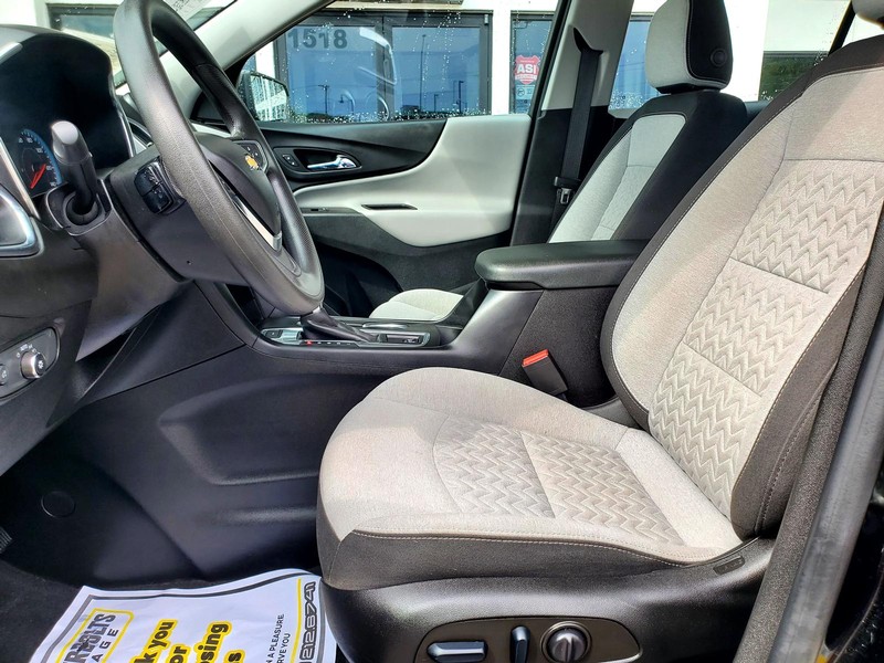 Chevrolet Equinox Vehicle Image 12