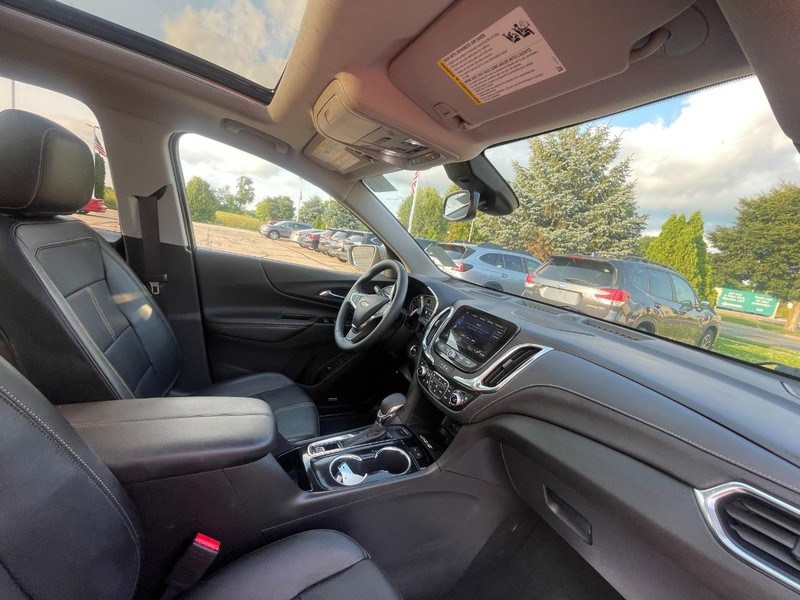 Chevrolet Equinox Vehicle Image 04