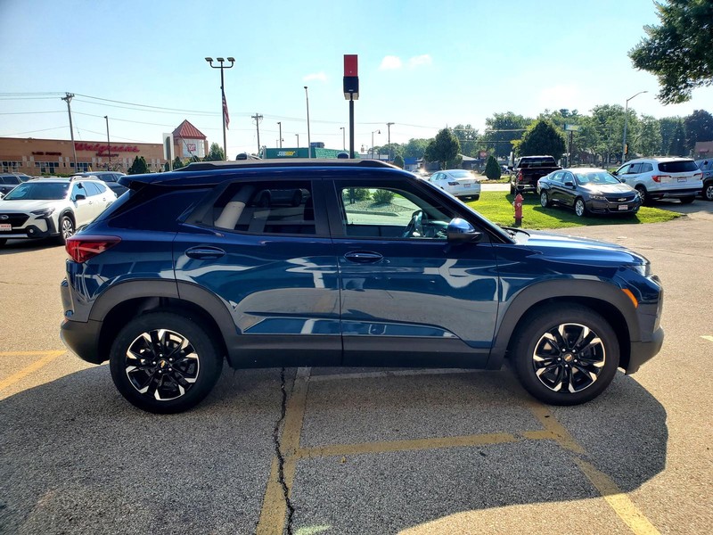 Chevrolet TrailBlazer Vehicle Image 04