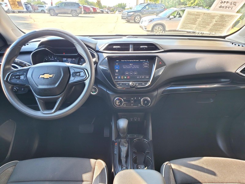 Chevrolet TrailBlazer Vehicle Image 08