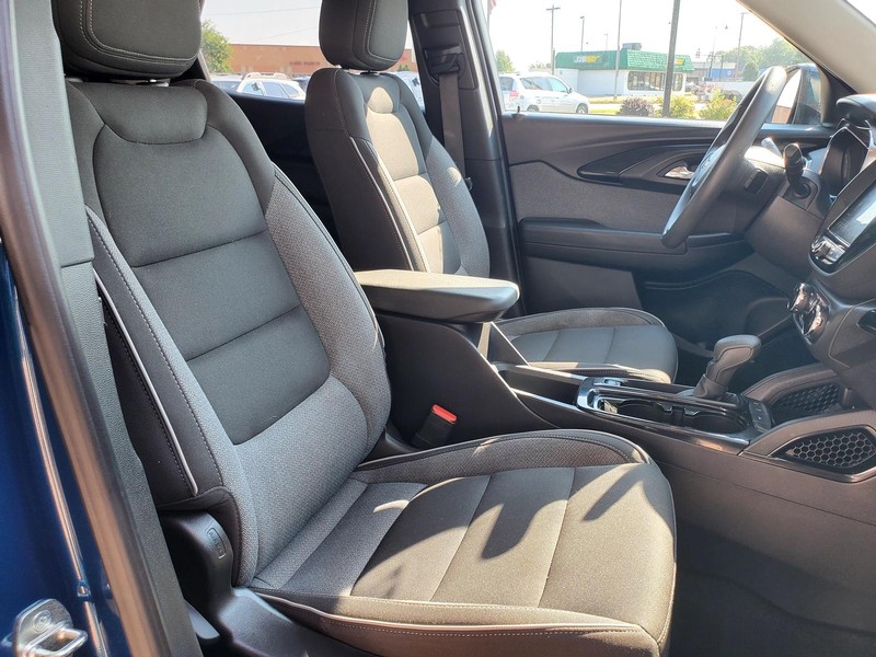 Chevrolet TrailBlazer Vehicle Image 13