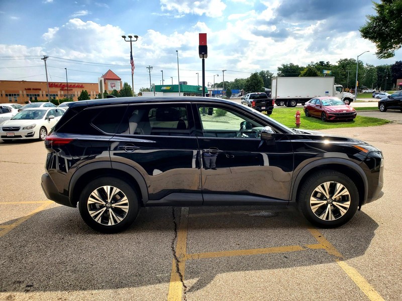 Nissan Rogue Vehicle Image 04