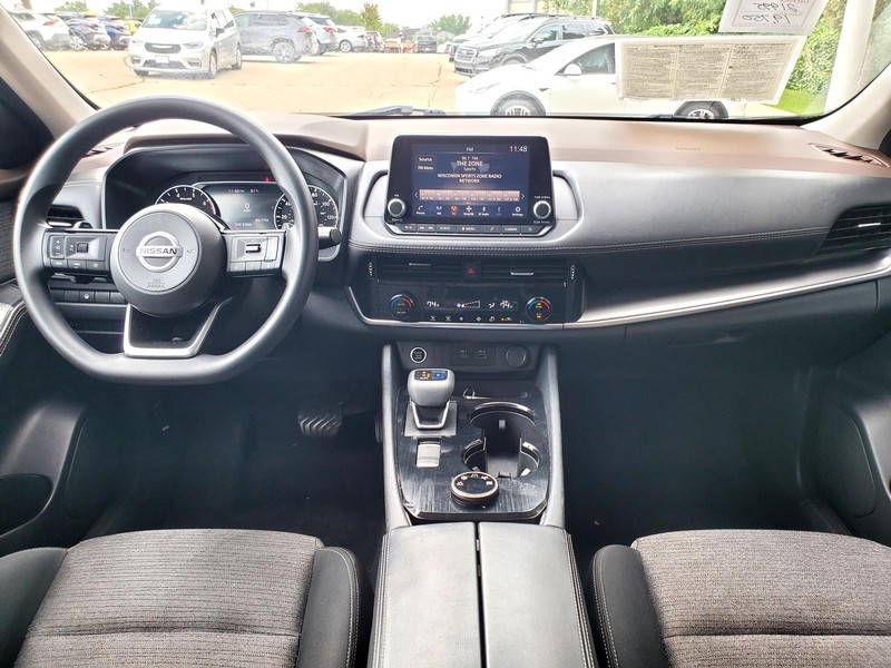 Nissan Rogue Vehicle Image 08