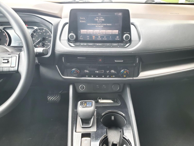 Nissan Rogue Vehicle Image 10