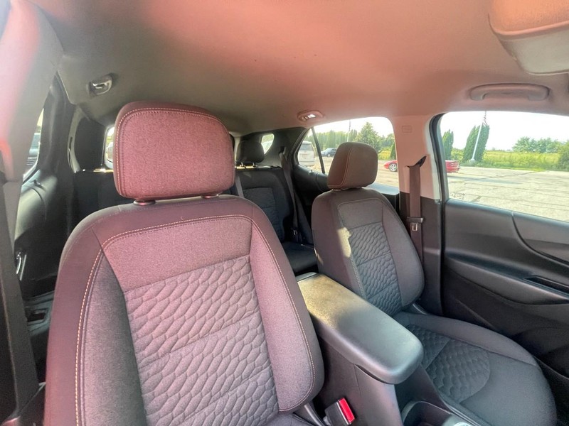 Chevrolet Equinox Vehicle Image 04