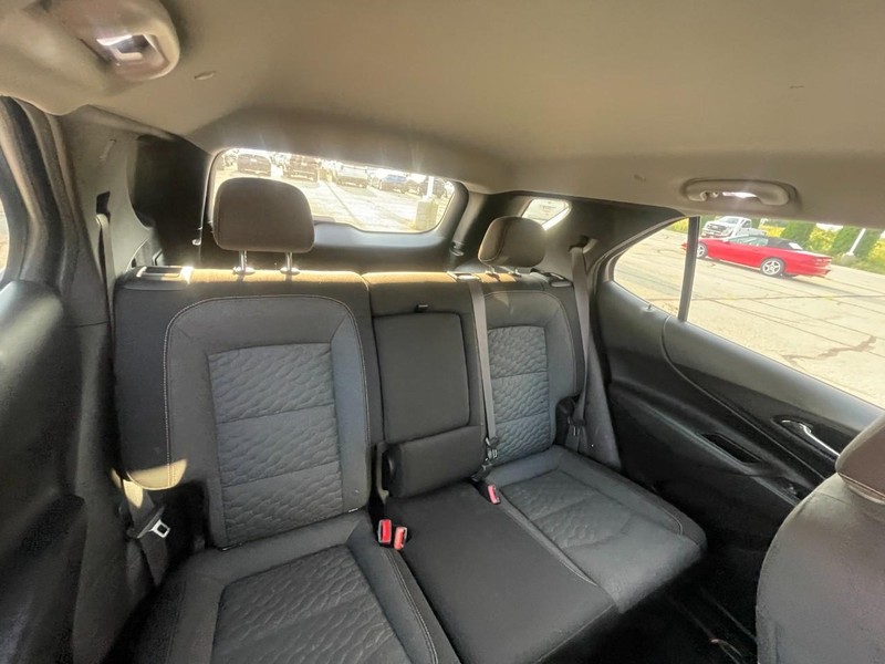 Chevrolet Equinox Vehicle Image 05