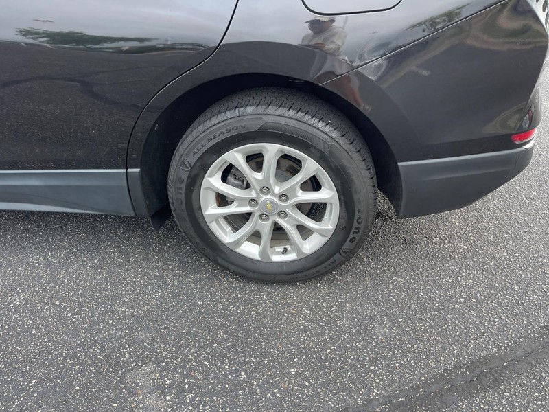 Chevrolet Equinox Vehicle Image 09