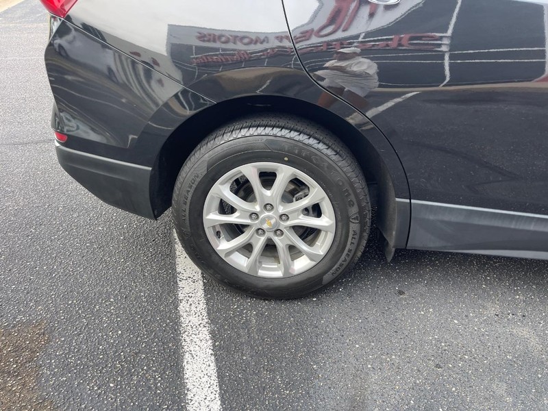 Chevrolet Equinox Vehicle Image 12