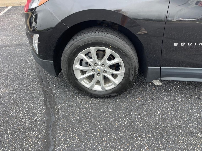 Chevrolet Equinox Vehicle Image 14