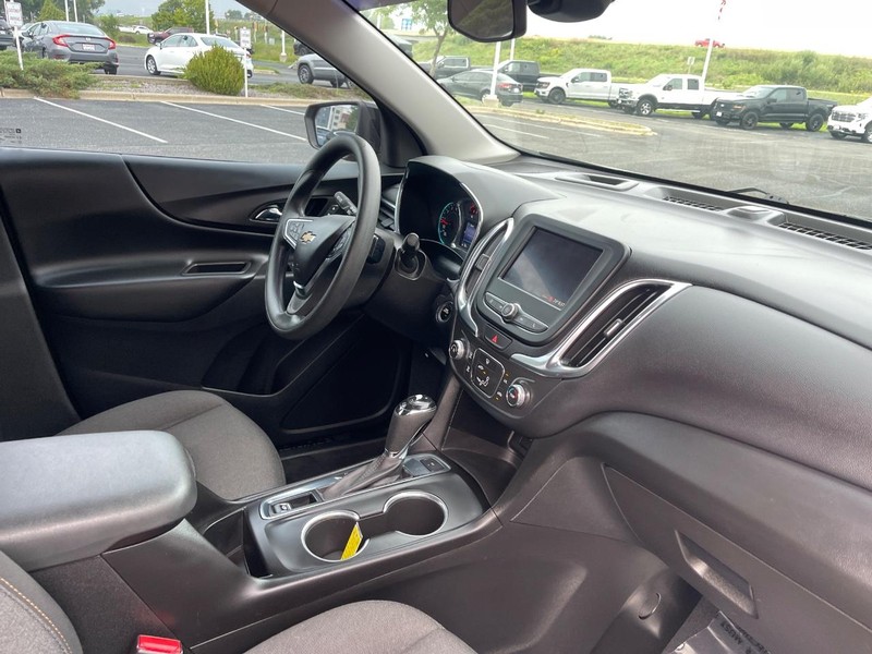 Chevrolet Equinox Vehicle Image 17