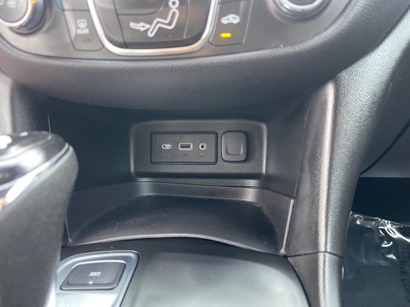 Chevrolet Equinox Vehicle Image 33
