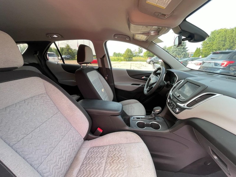 Chevrolet Equinox Vehicle Image 03