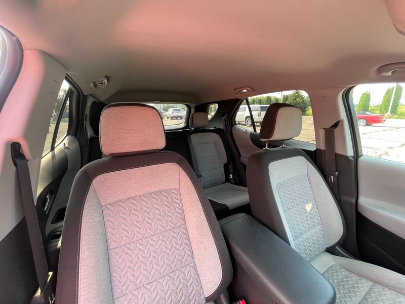 Chevrolet Equinox Vehicle Image 04