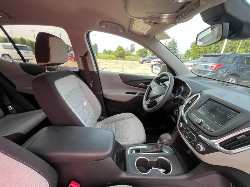 Chevrolet Equinox Vehicle Image 05
