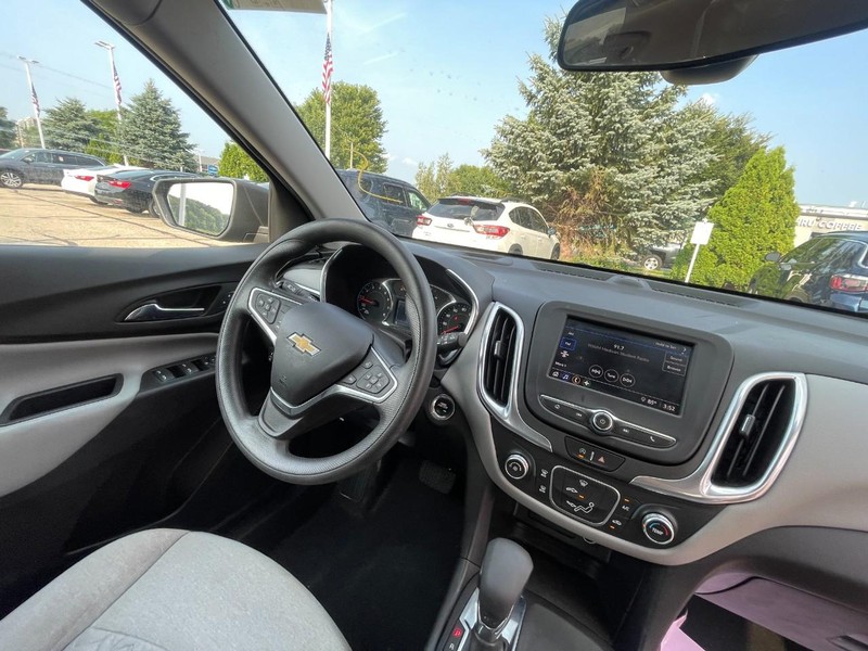 Chevrolet Equinox Vehicle Image 06
