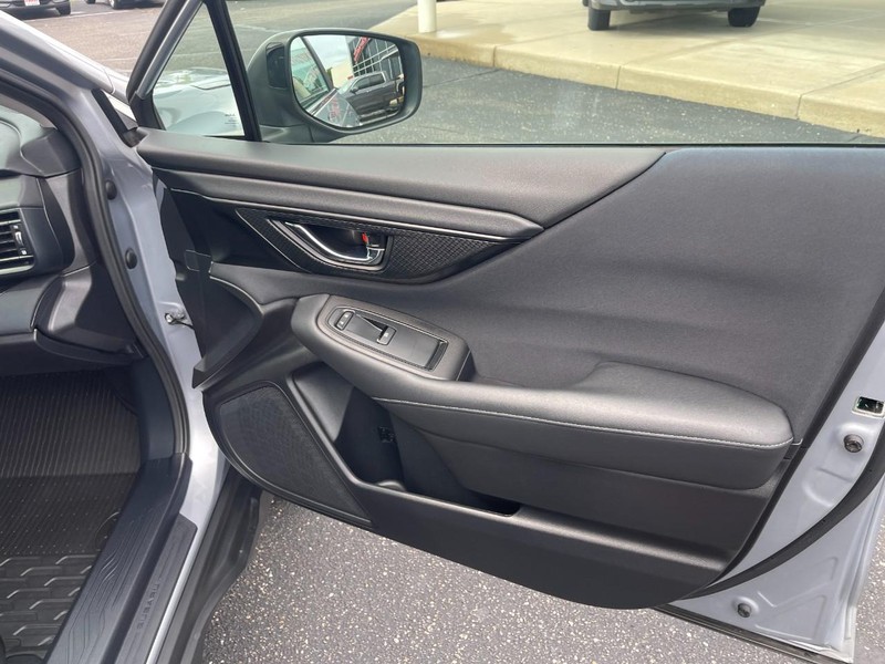 Subaru Outback Vehicle Image 11