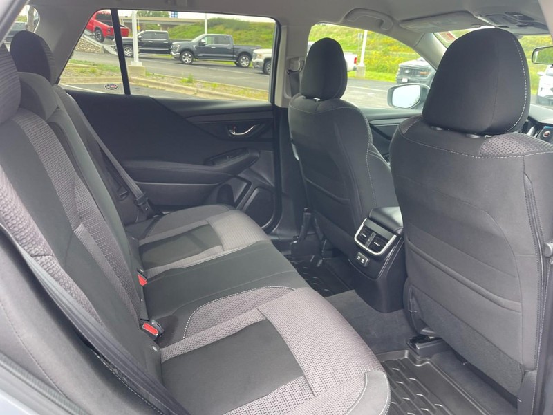 Subaru Outback Vehicle Image 12