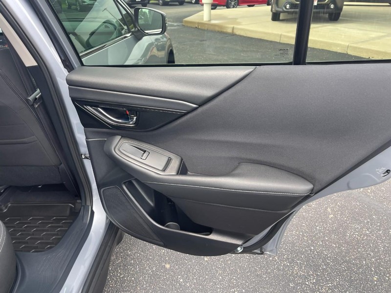 Subaru Outback Vehicle Image 14
