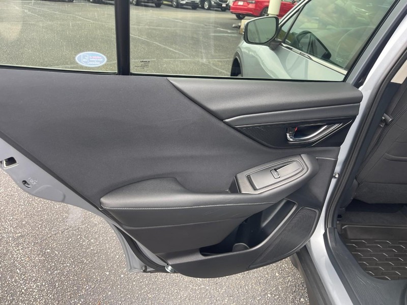 Subaru Outback Vehicle Image 18