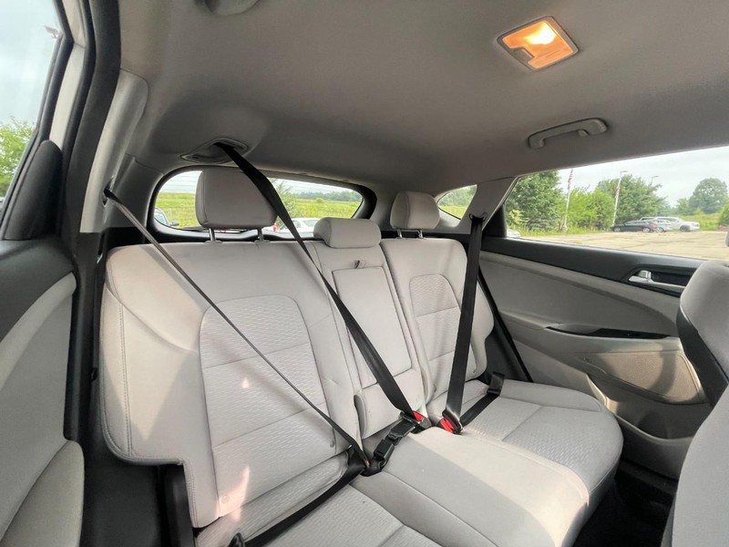 Hyundai Tucson Vehicle Image 04