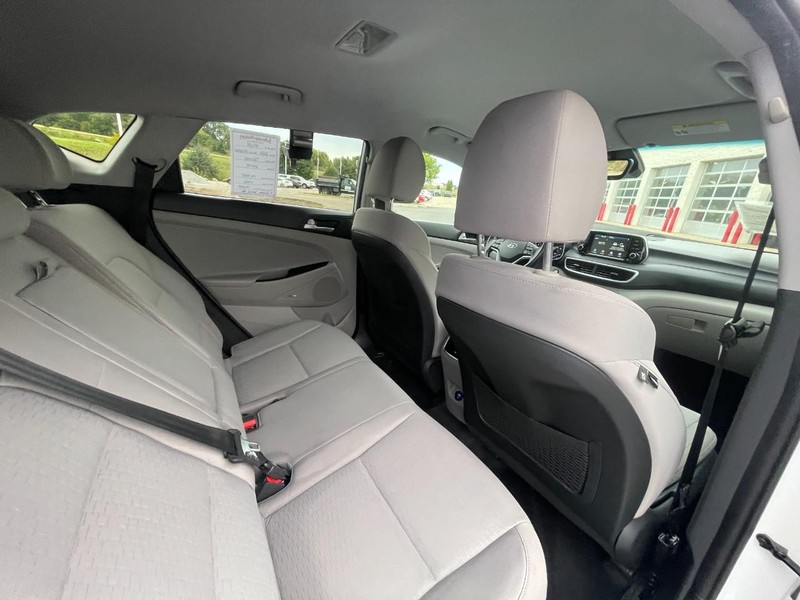 Hyundai Tucson Vehicle Image 09