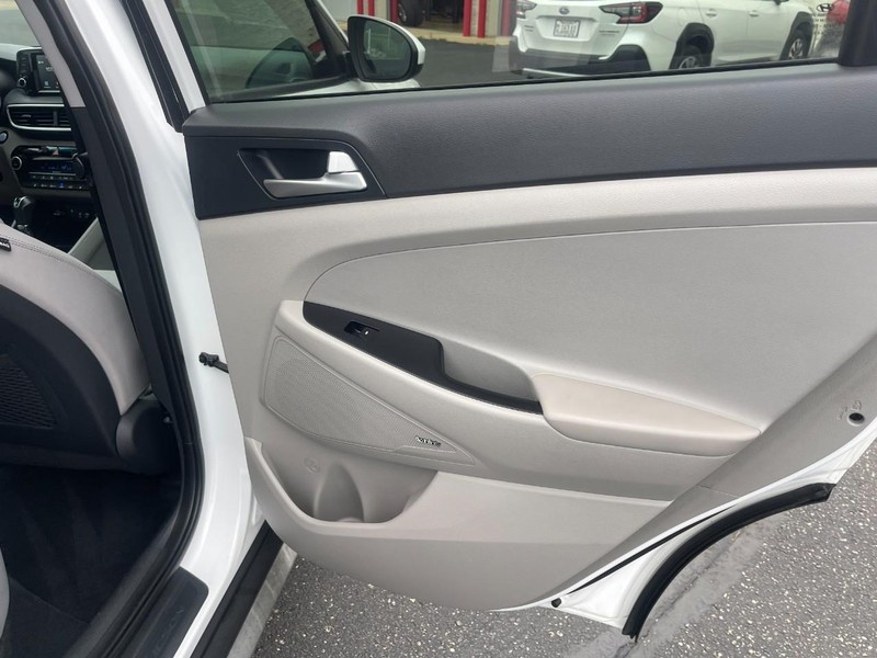 Hyundai Tucson Vehicle Image 10