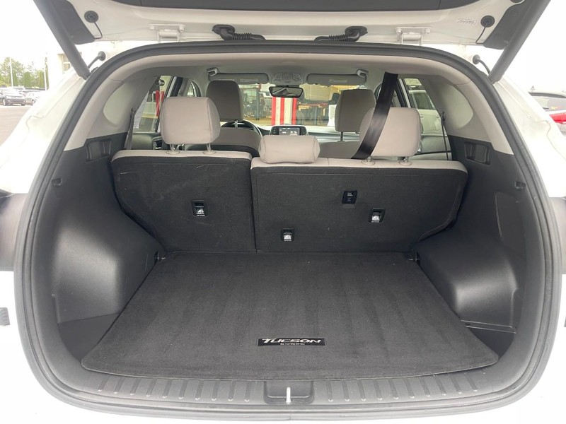 Hyundai Tucson Vehicle Image 11