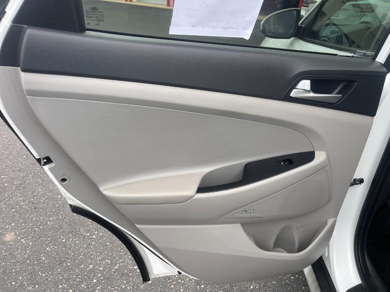 Hyundai Tucson Vehicle Image 14