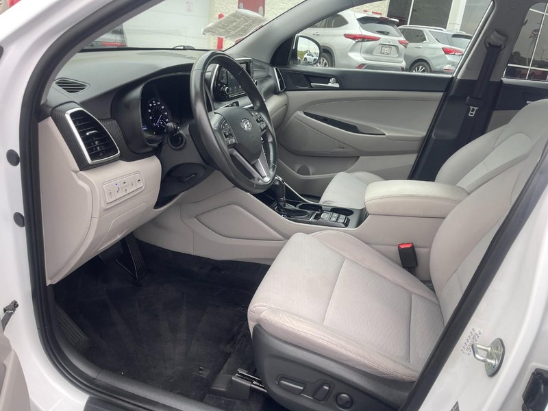 Hyundai Tucson Vehicle Image 15