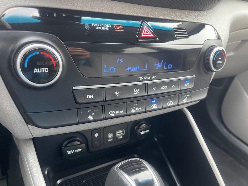 Hyundai Tucson Vehicle Image 24