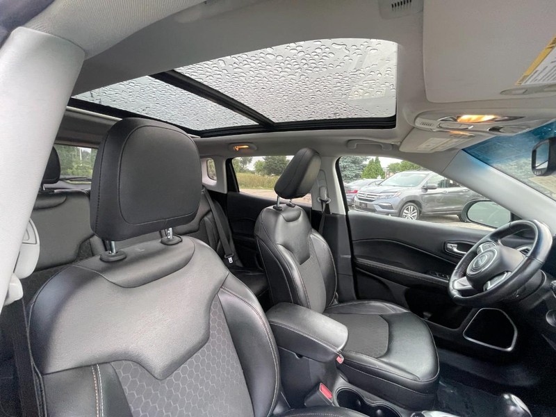 Jeep Compass Vehicle Image 03